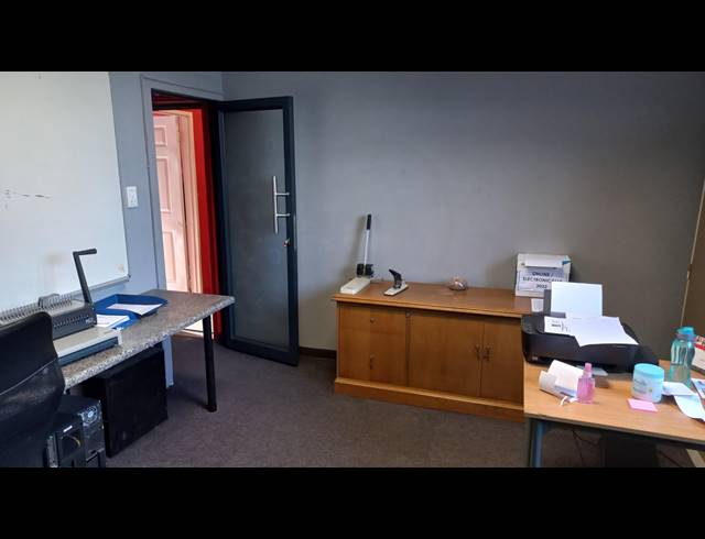 180M² BUSINESS TO LET IN UMBILO